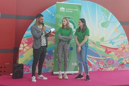 tržnica Naši tekmovalki na kvizu 1